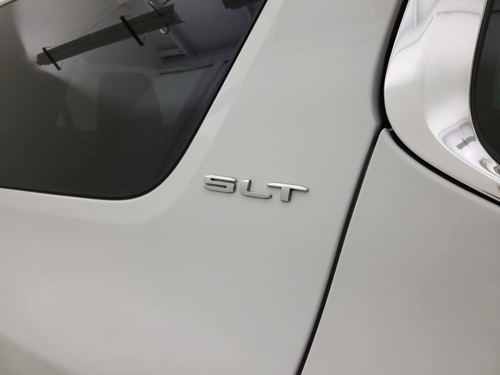 Certified 2023 GMC Acadia SLT image 26