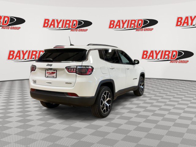 Used 2024 Jeep Compass Latitude AWD/4WD image 9