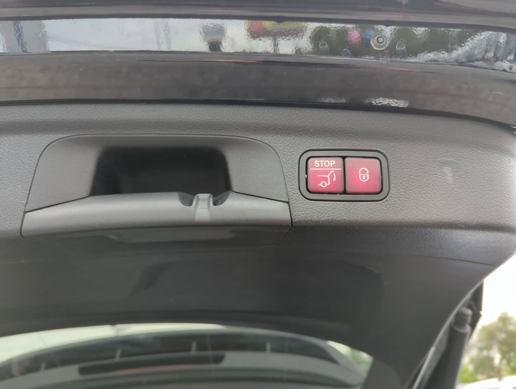 Used 2021 Mercedes-Benz GLE 350 4MATIC w/ 3rd Row Seat Package image 36