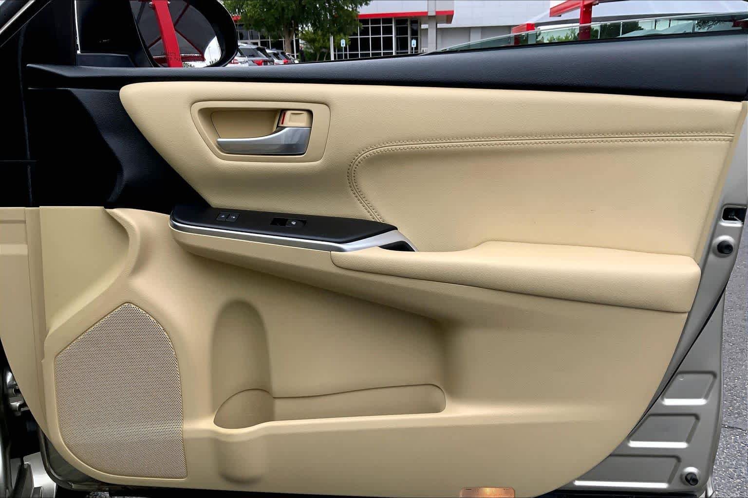 Used 2017 Toyota Camry XLE FWD image 23