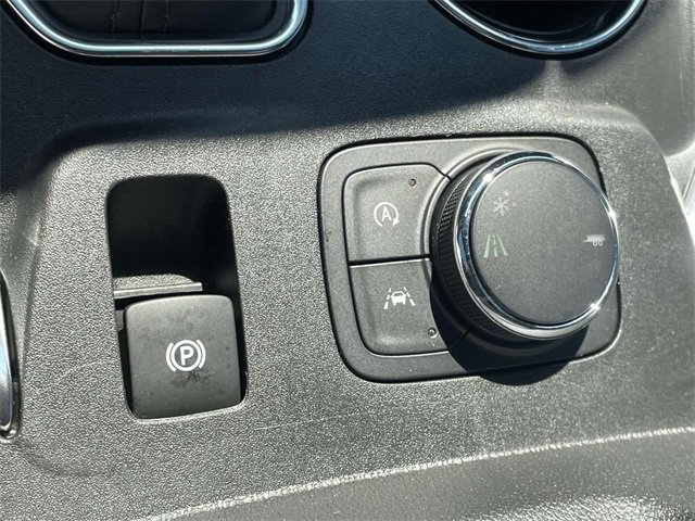 Used 2023 Chevrolet Traverse High Country image 22