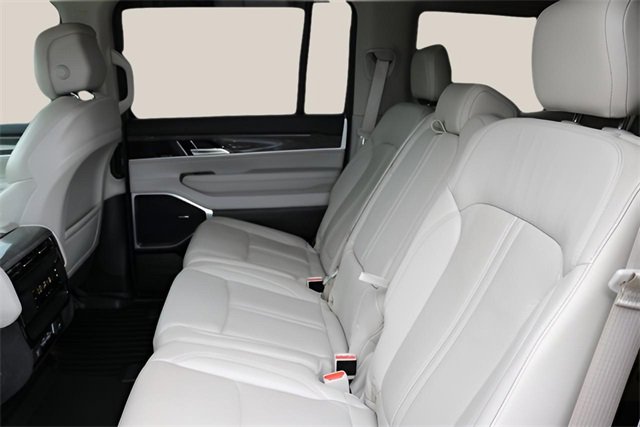 Used 2022 Jeep Wagoneer Series III image 14