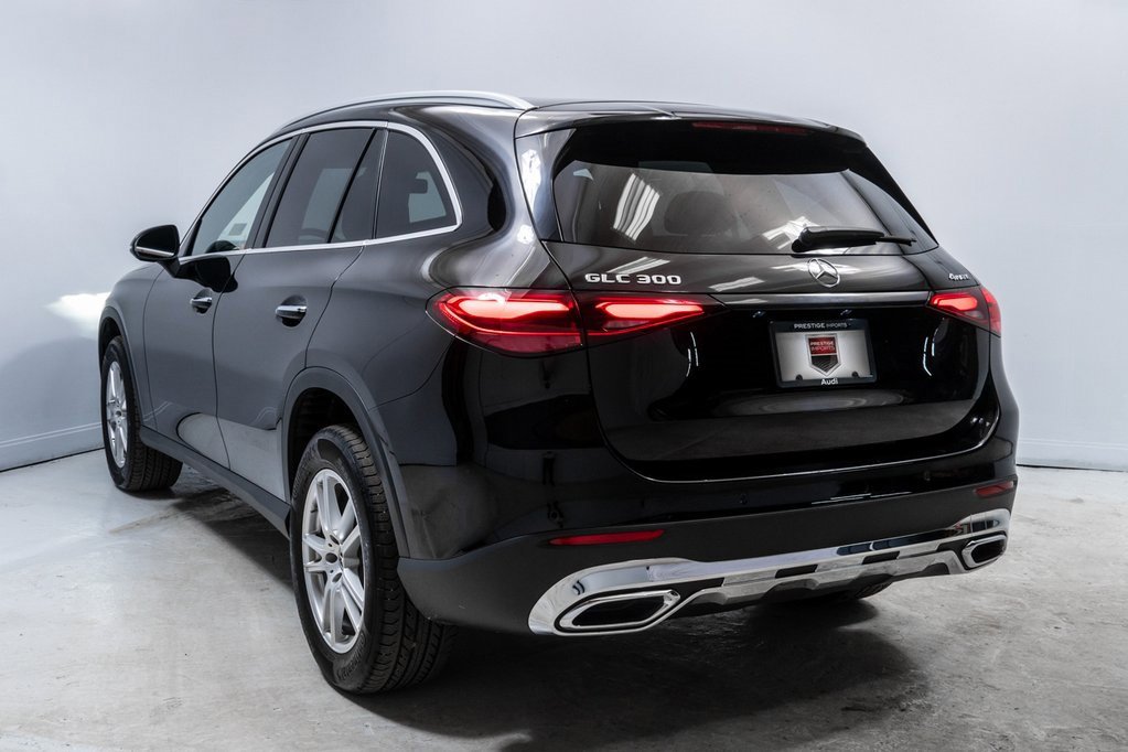 Used 2023 Mercedes-Benz GLC 300 4MATIC image 3