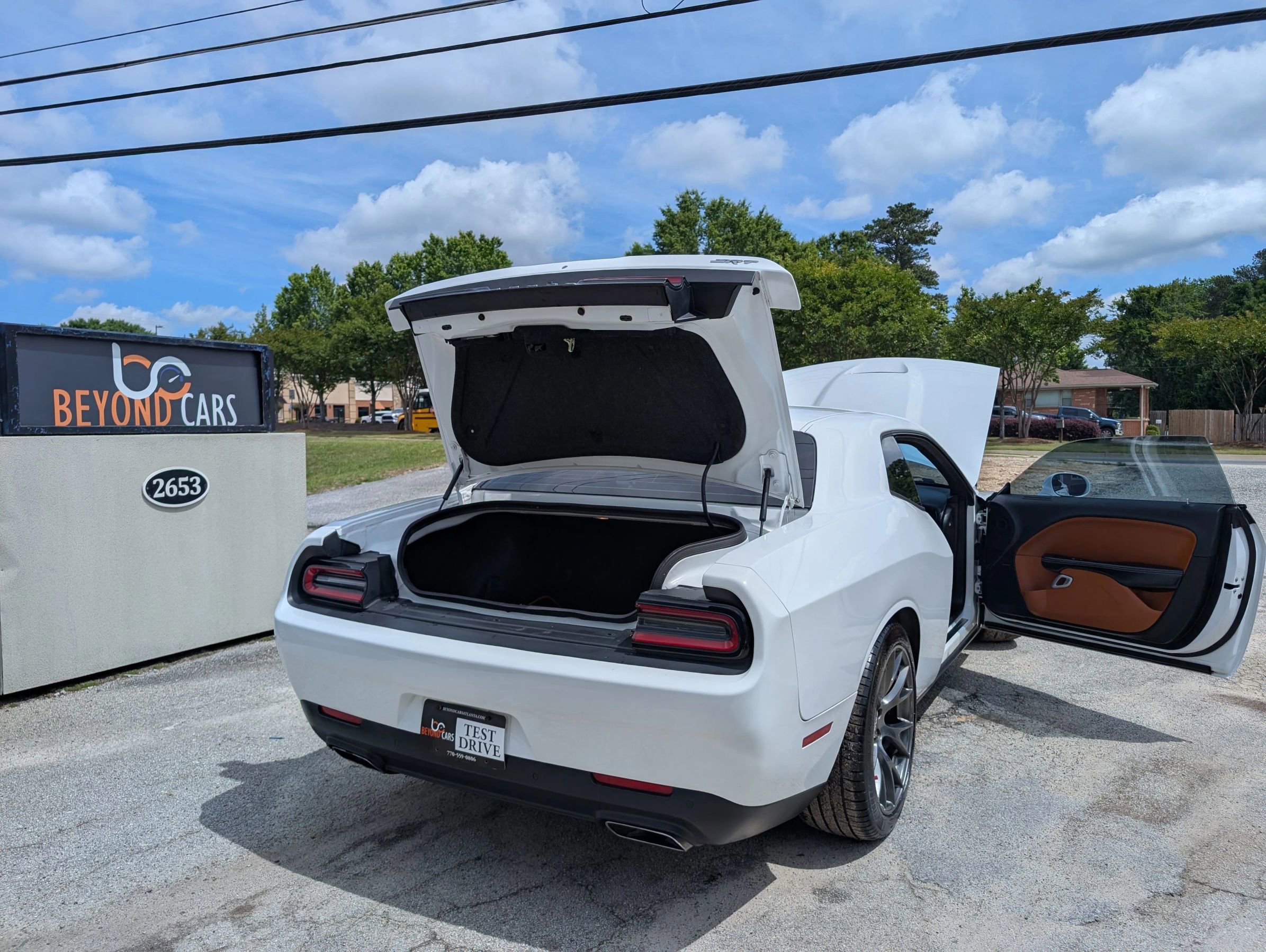 Used 2016 Dodge Challenger SRT w/ Technology Group RWD image 15
