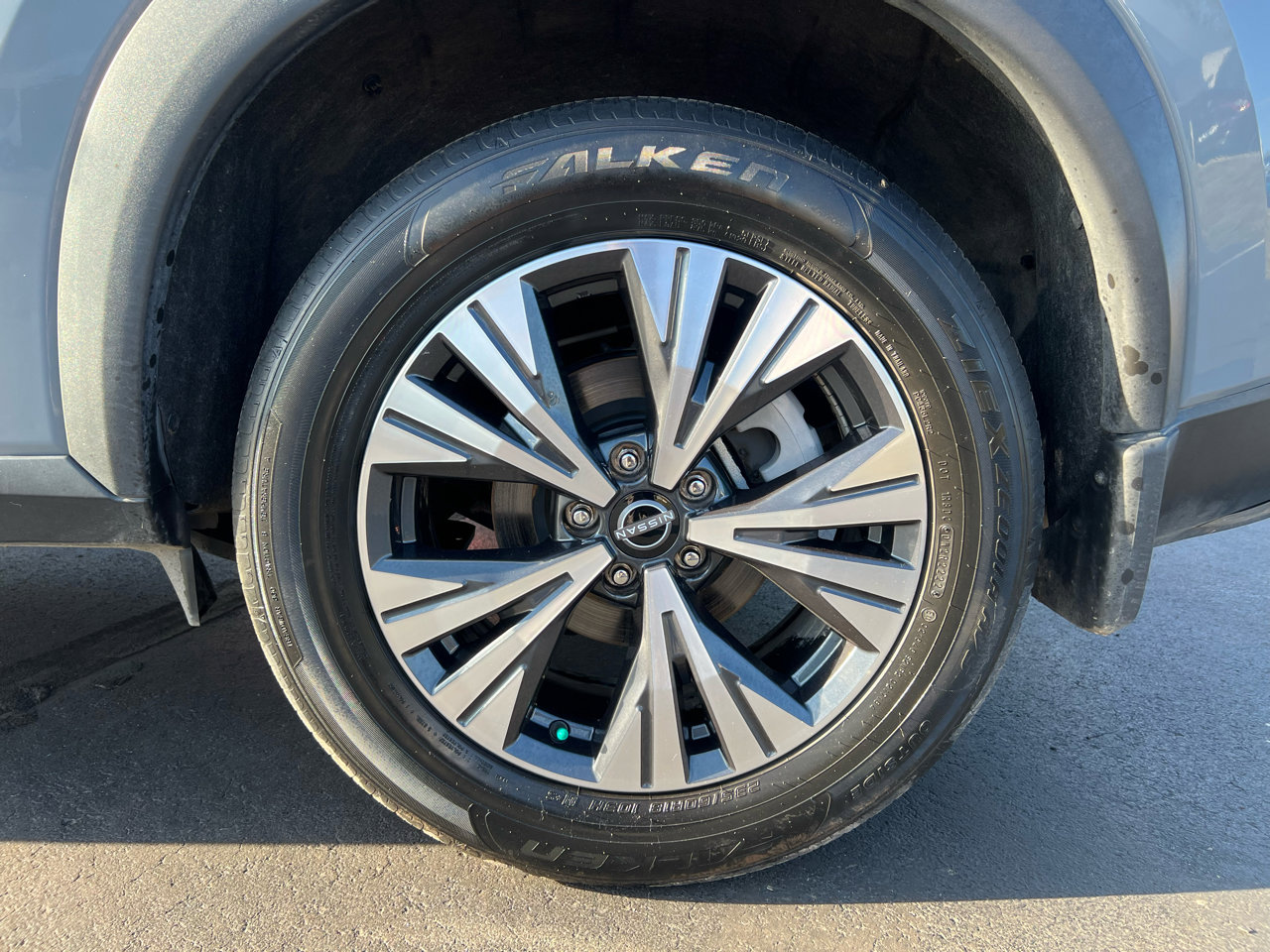 Used 2021 Nissan Rogue SL w/ Premium Package image 17