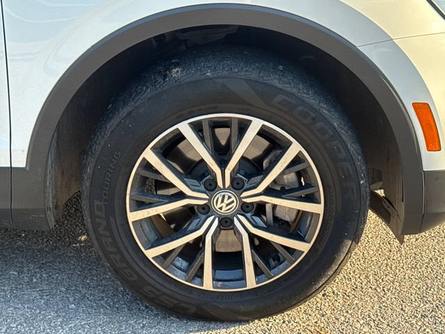 Used 2020 Volkswagen Tiguan SE w/ Panoramic Sunroof Package AWD/4WD image 24