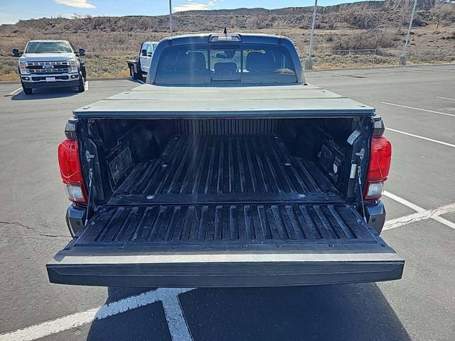 Used 2018 Toyota Tacoma TRD Sport w/ Technology Package image 4