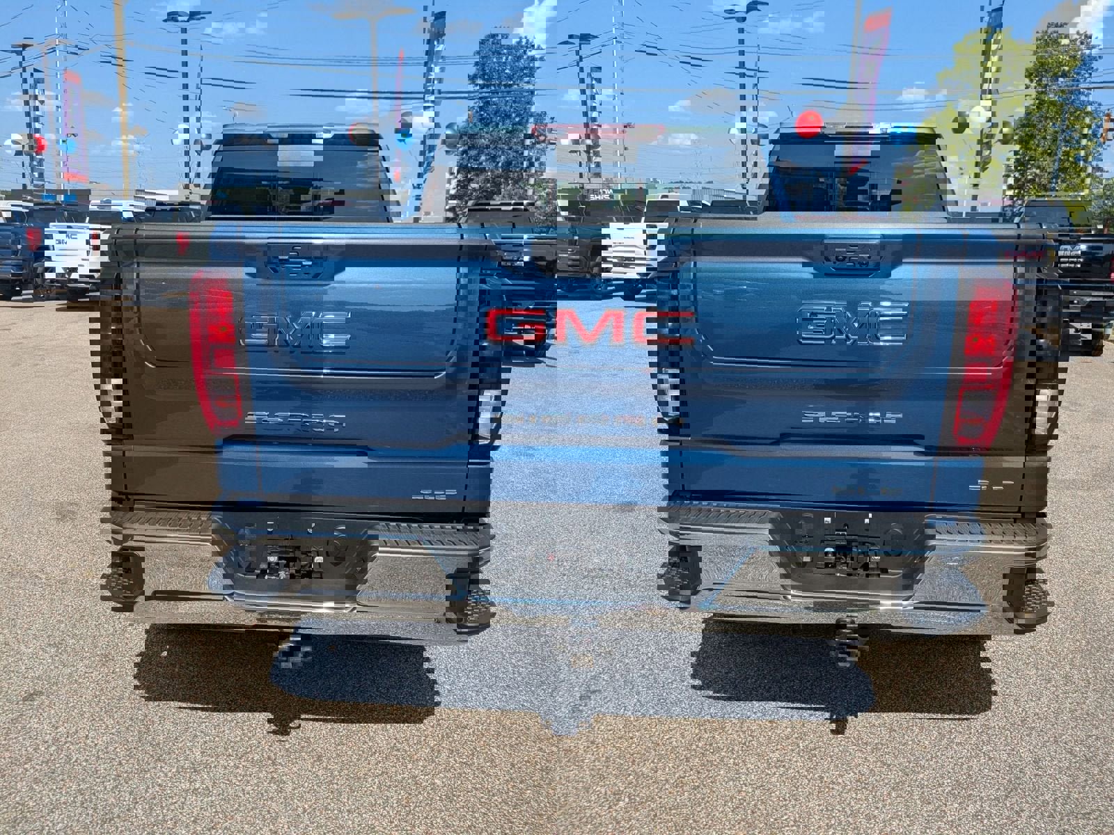 New 2024 GMC Sierra 1500 SLE w/ Preferred Package image 5