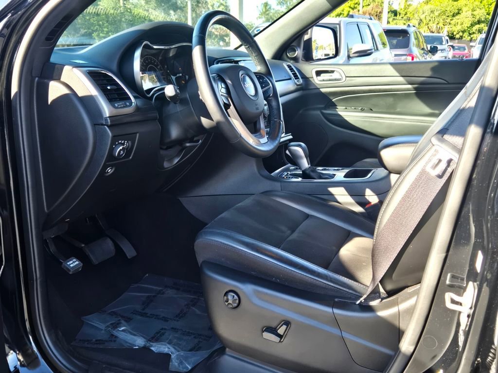 Used 2021 Jeep Grand Cherokee Laredo X image 11