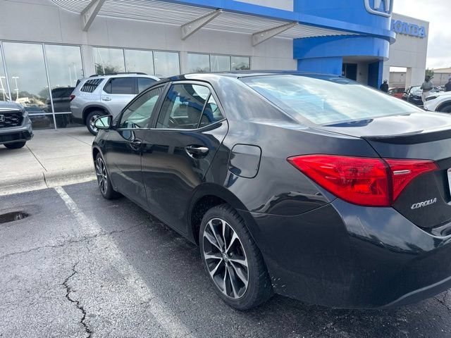 Used 2017 Toyota Corolla SE w/ Carpet Mat Package (TMS) FWD image 2