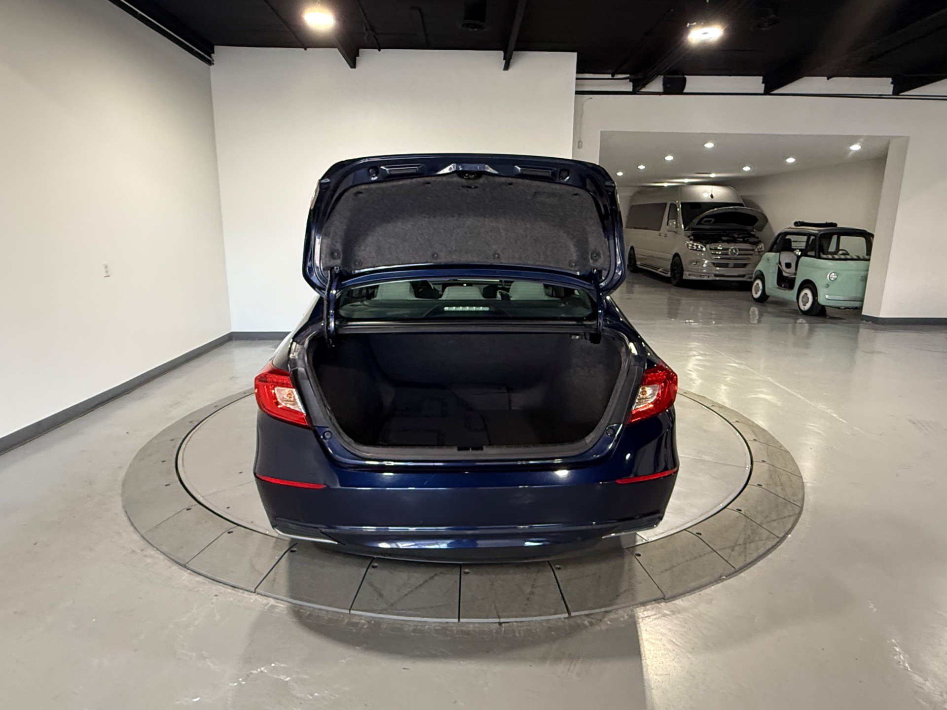Used 2018 Honda Accord LX image 12