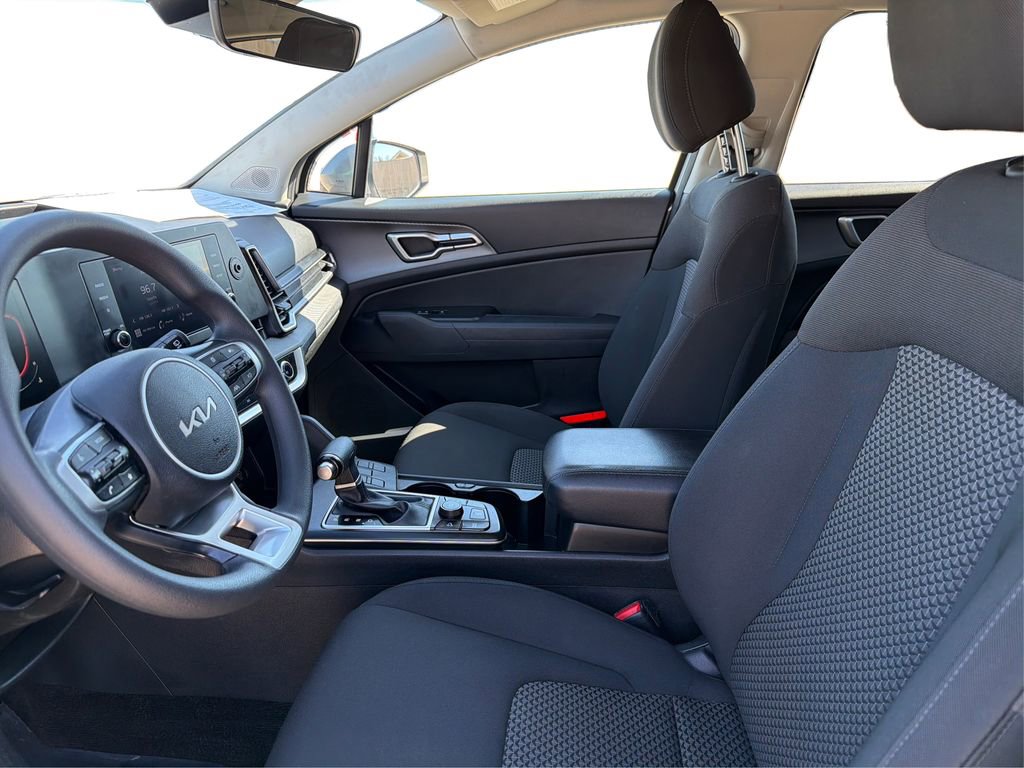 Used 2023 Kia Sportage LX image 10