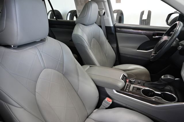 Used 2022 Toyota Highlander Platinum image 8