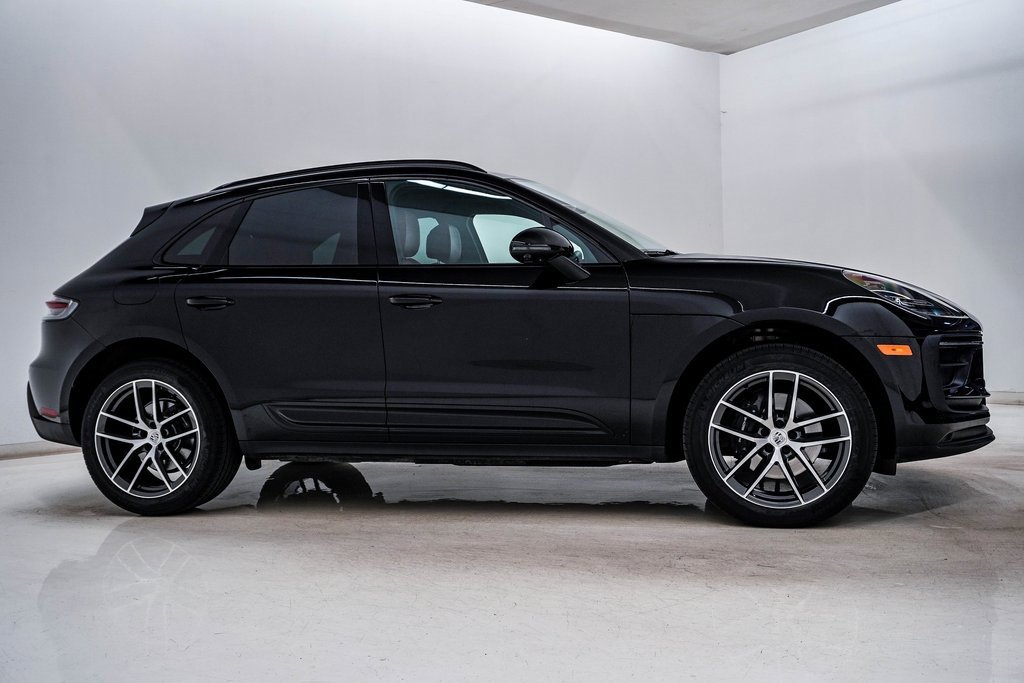 Certified 2025 Porsche Macan image 9