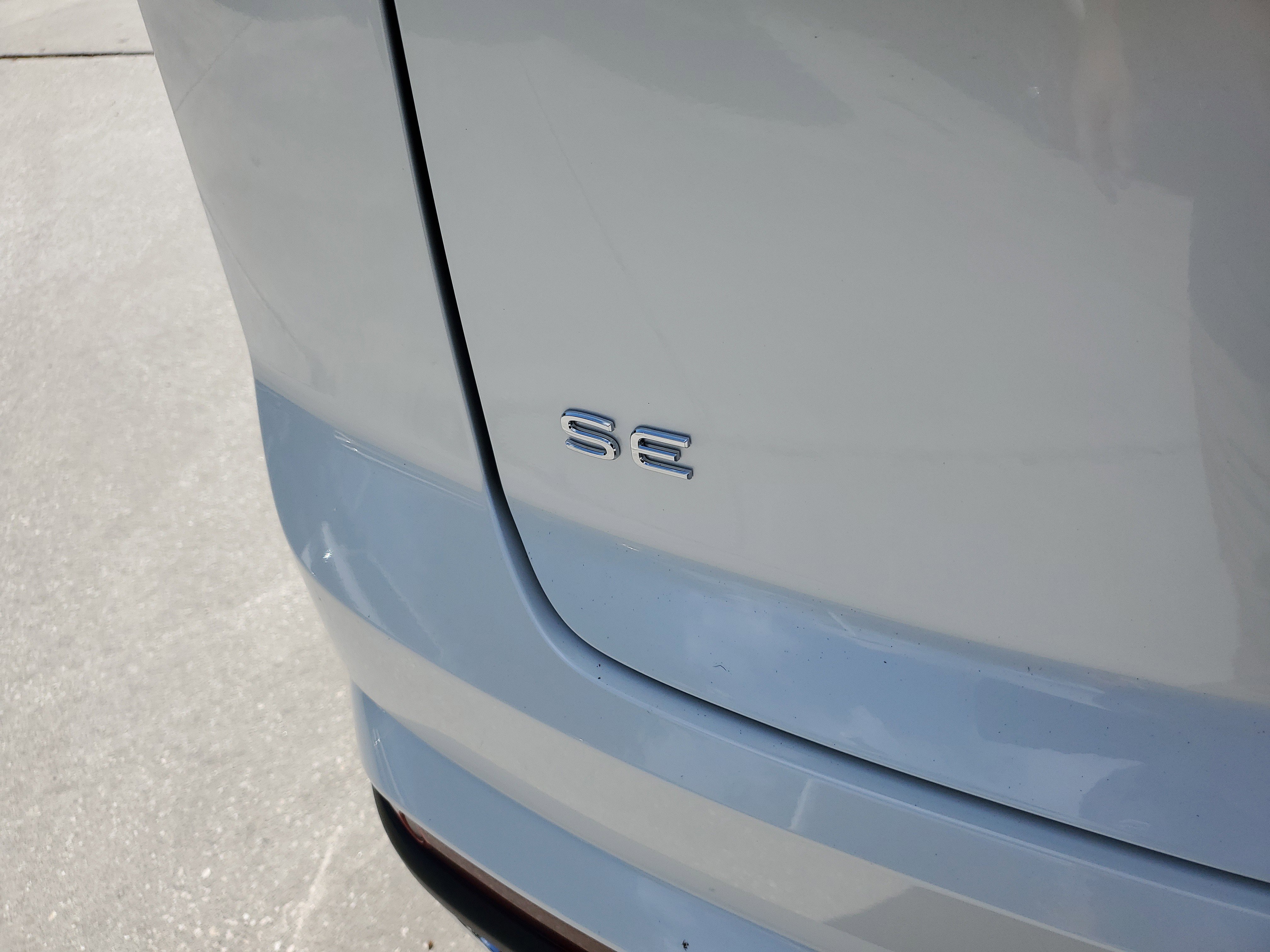 New 2026 Volkswagen Atlas Cross Sport SE image 7