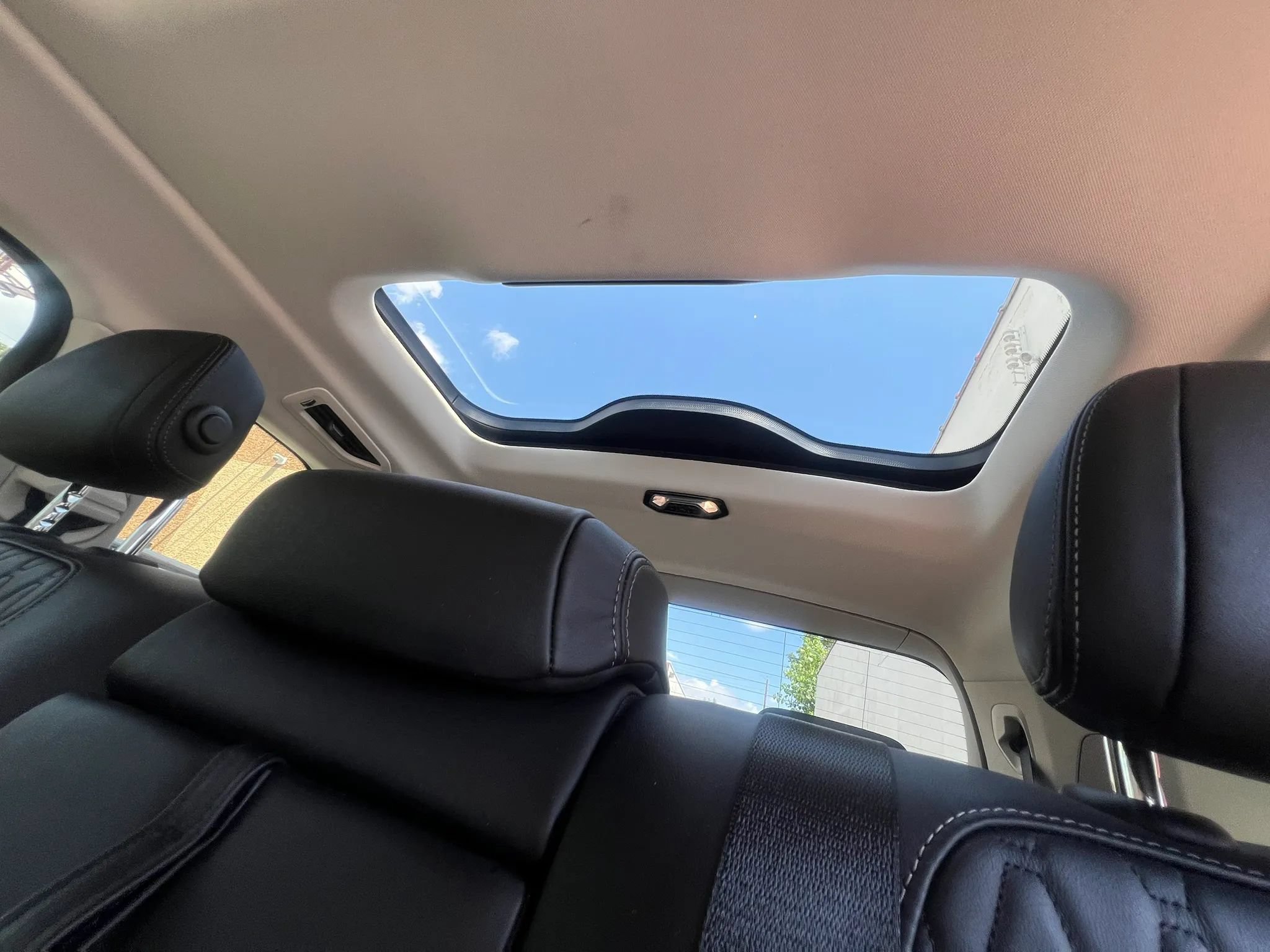 Used 2025 BMW X7 xDrive40i AWD/4WD image 13