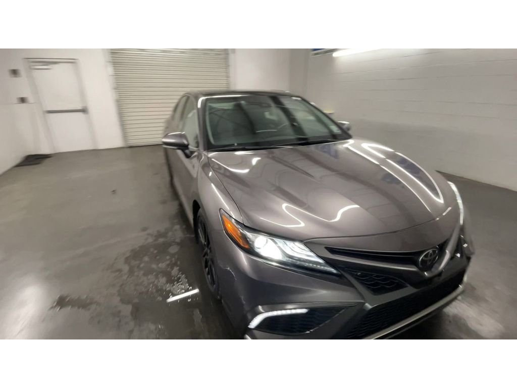 Used 2023 Toyota Camry XSE image 3
