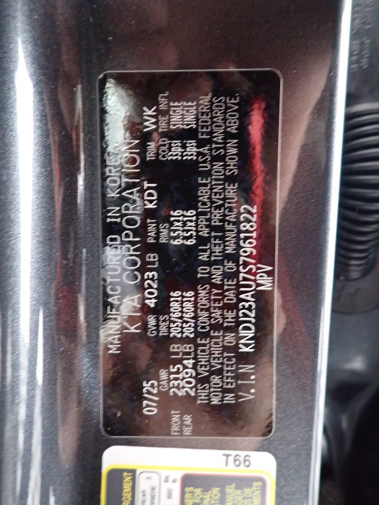 Used 2025 Kia Soul LX w/ LX Technology Package FWD image 34