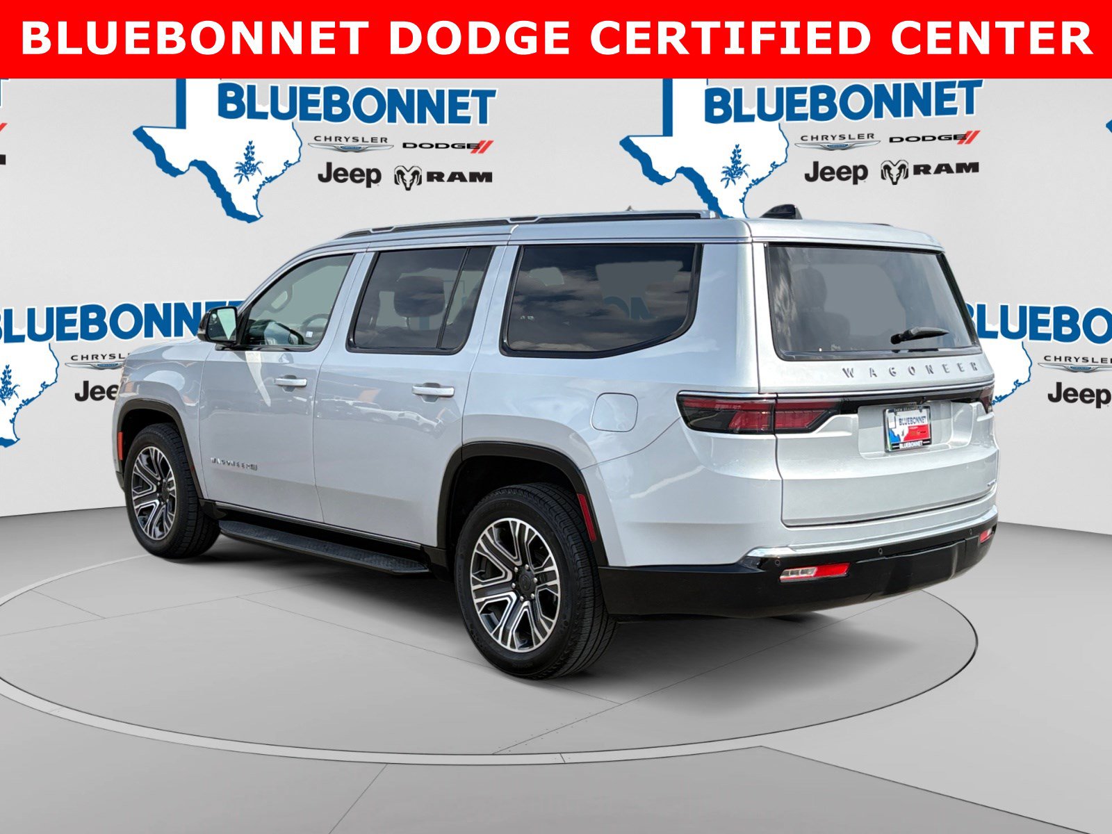Used 2024 Jeep Wagoneer Series II w/ Flexible Seating Group AWD/4WD image 7
