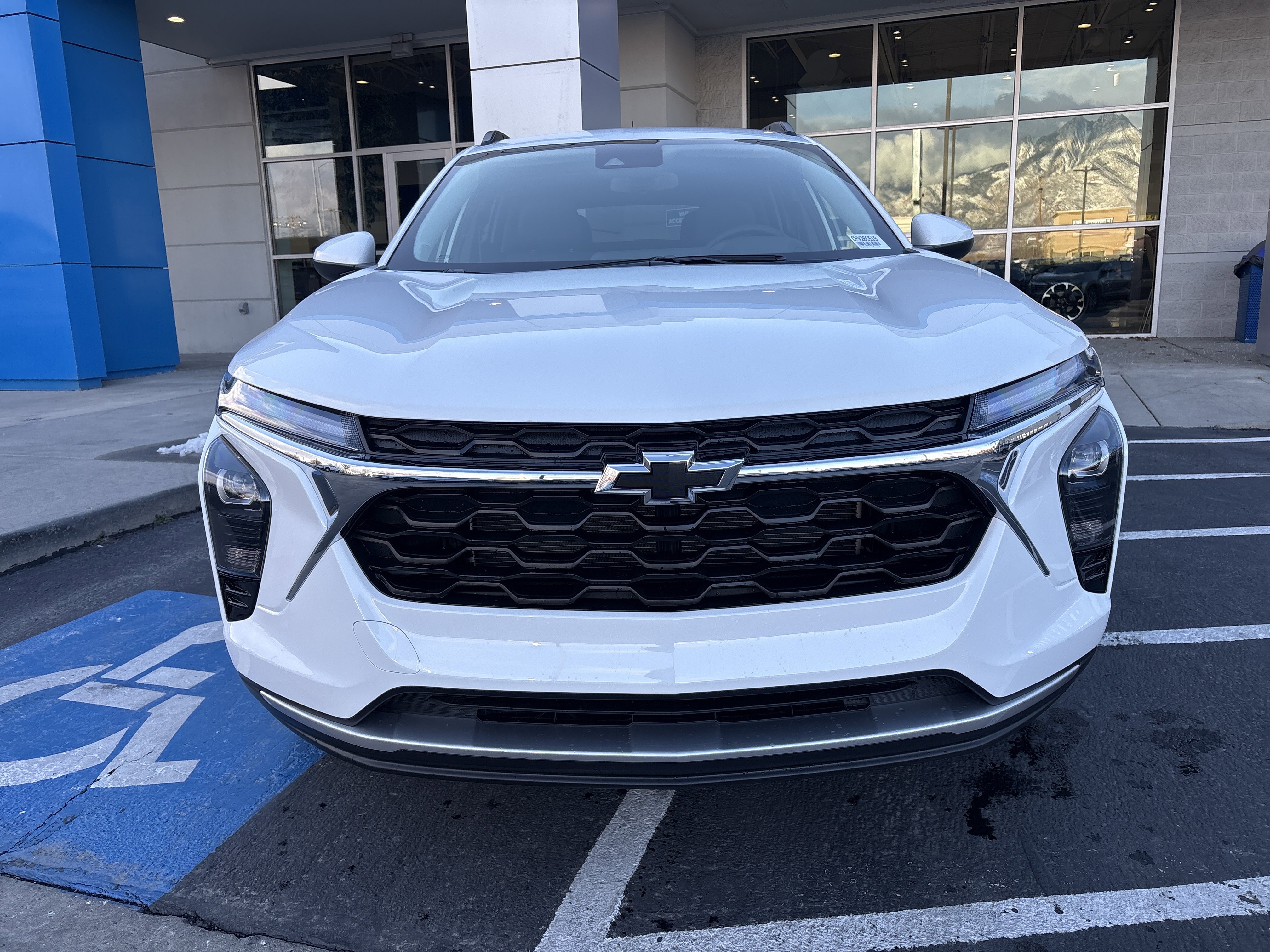 New 2026 Chevrolet Trax LT w/ Driver Confidence Package FWD image 8