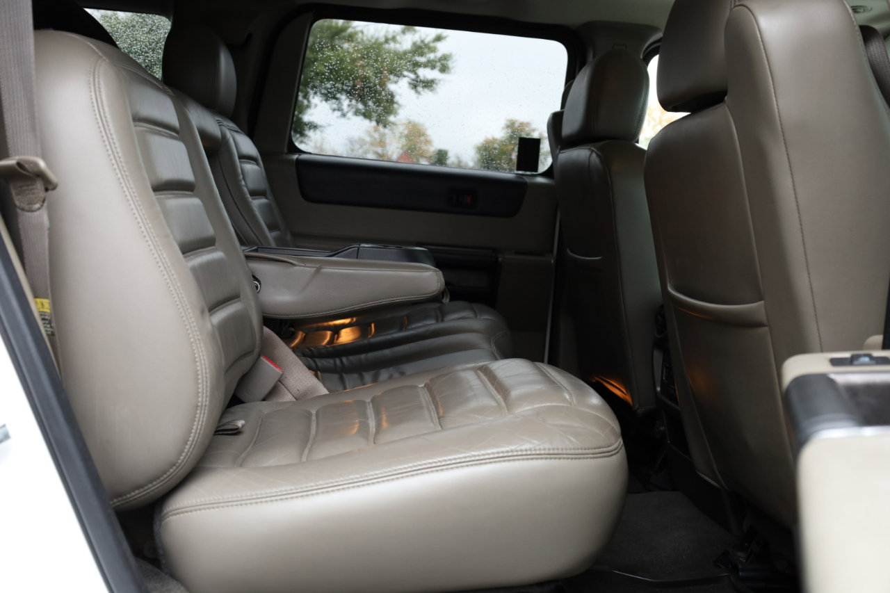Used 2003 HUMMER H2 w/ Preferred Equipment Group image 25