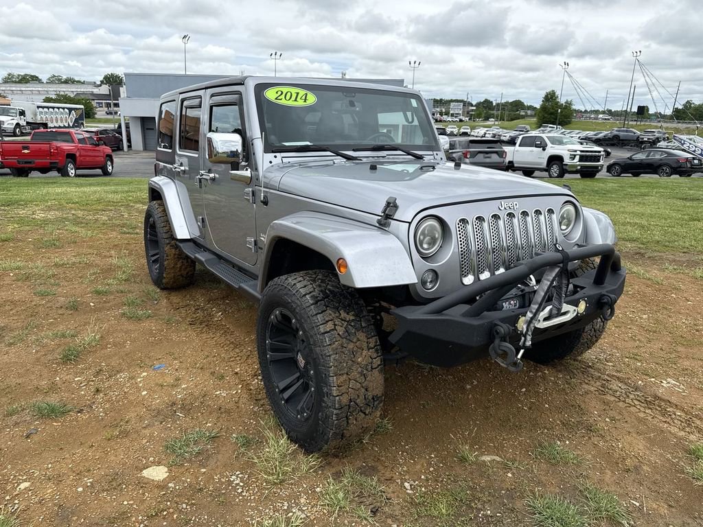 Used 2014 Jeep Wrangler Unlimited Sahara w/ Connectivity Group AWD/4WD image 15