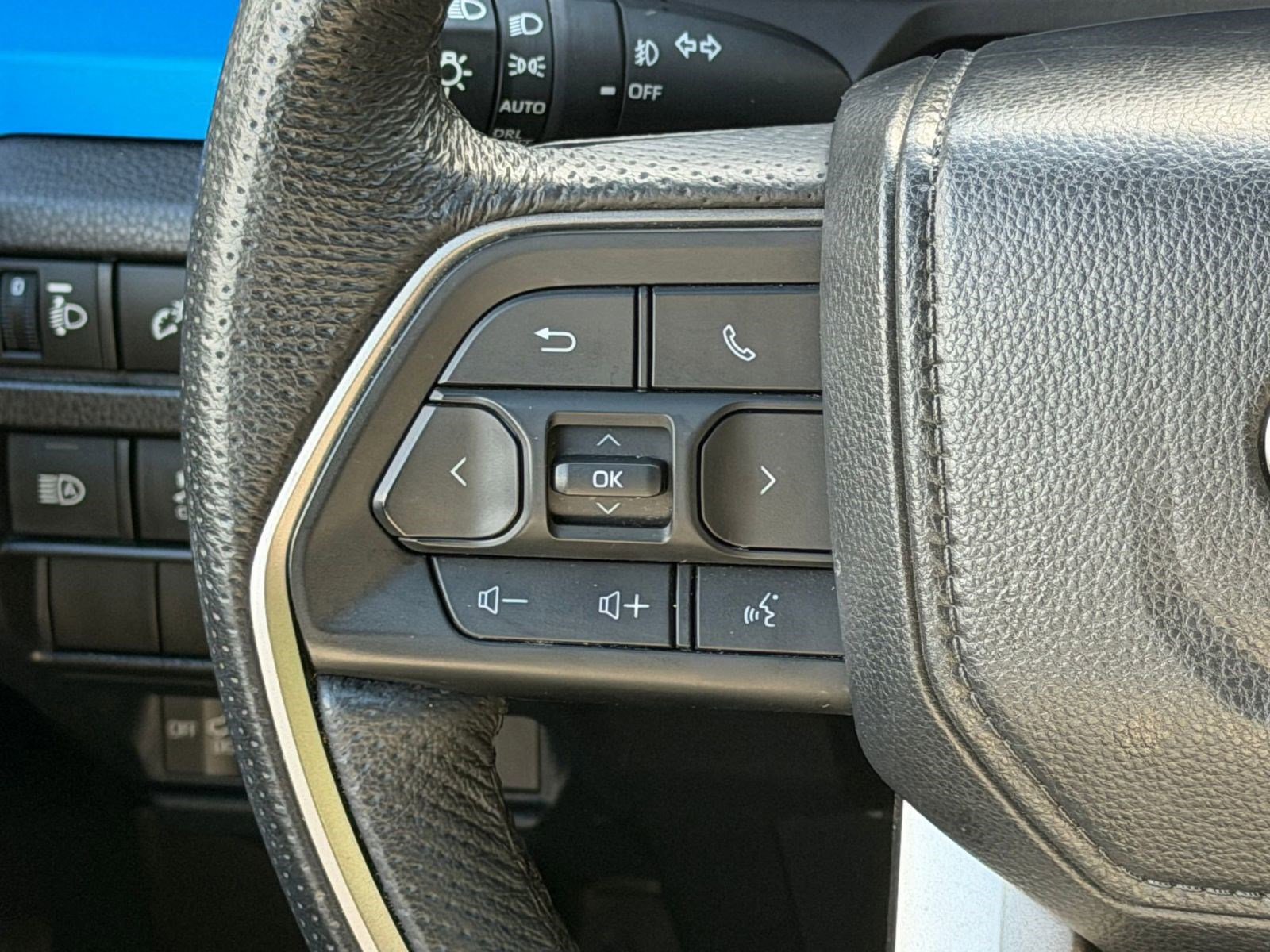 Used 2025 Toyota Tacoma TRD Off-Road AWD/4WD image 16
