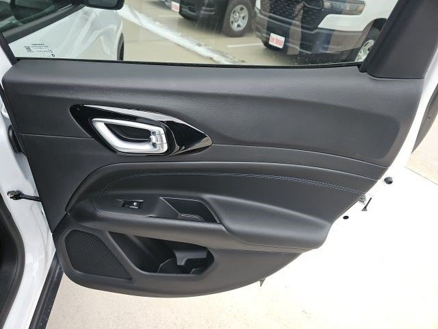 New 2026 Jeep Compass Limited AWD/4WD image 17