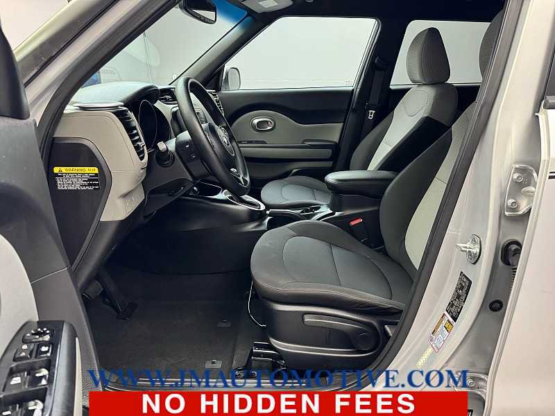 Used 2015 Kia Soul FWD image 12