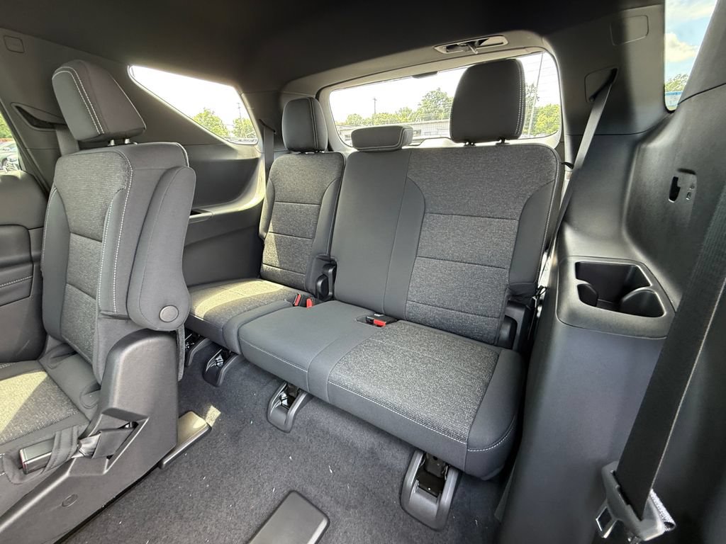 New 2027 Chevrolet Traverse LT w/ Driver Confidence Package FWD image 27