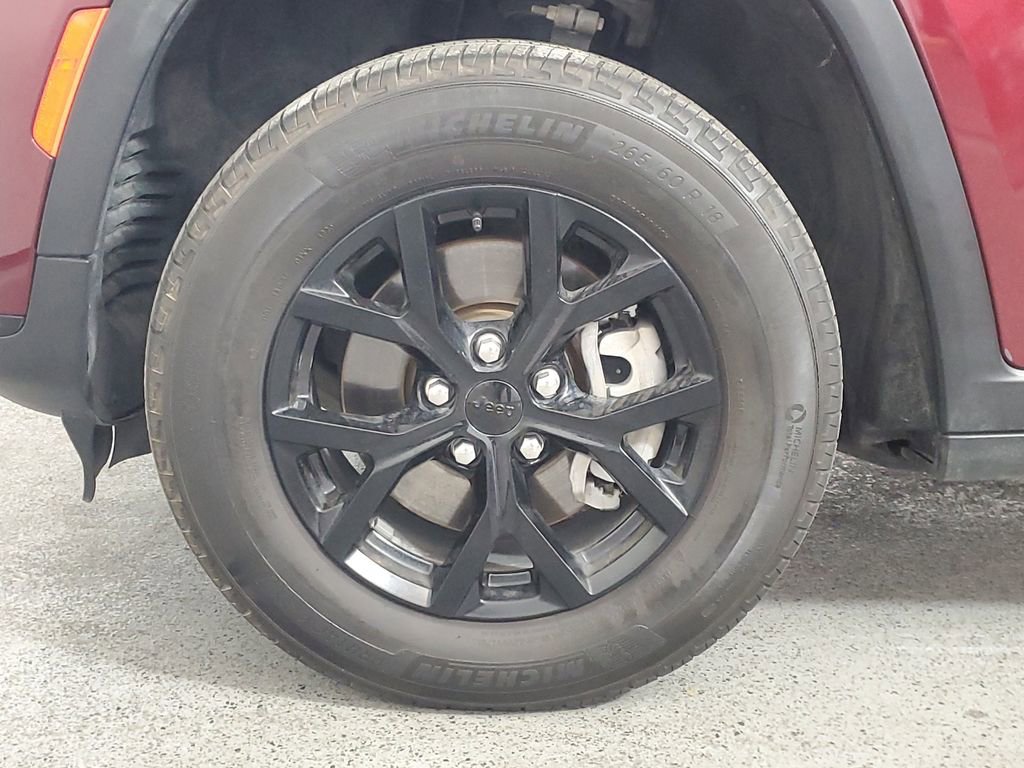 Used 2024 Jeep Grand Cherokee L Altitude image 8