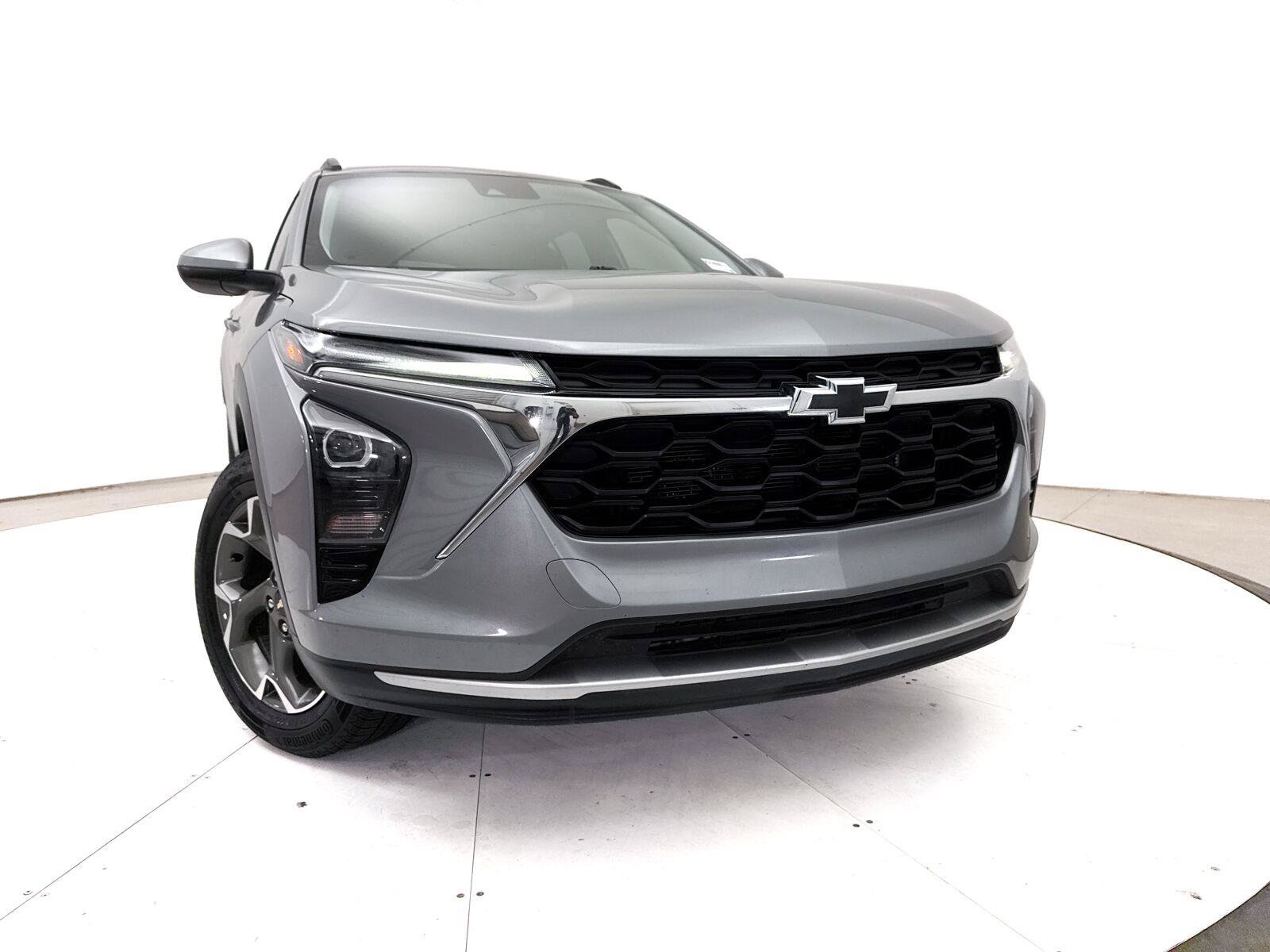 Used 2024 Chevrolet Trax LT w/ Driver Confidence Package FWD image 5