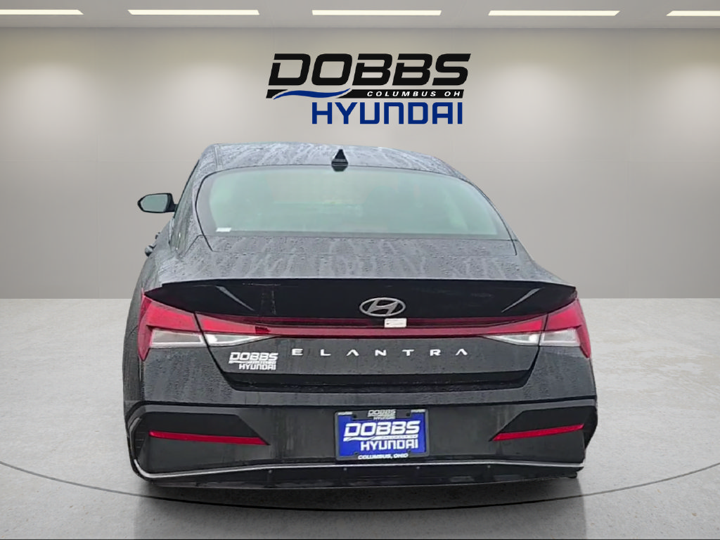 Used 2026 Hyundai Elantra Sport FWD image 4