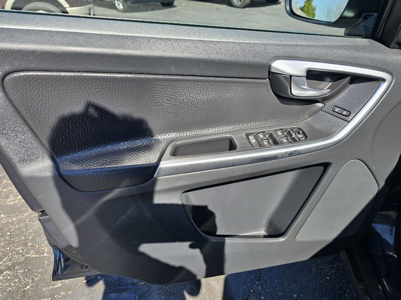 Used 2010 Volvo XC60 T6 image 19