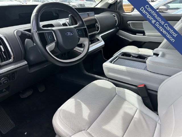 Used 2025 Ford Expedition Max Platinum w/ Driver's Package AWD/4WD image 11