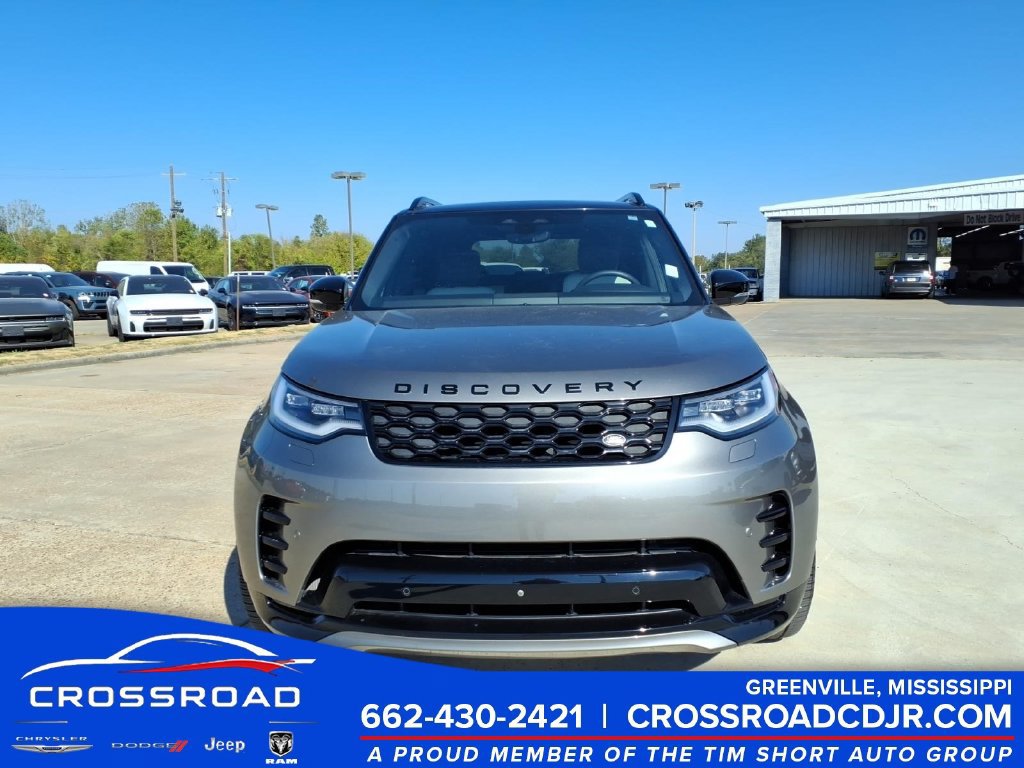 Used 2024 Land Rover Discovery Dynamic SE AWD/4WD image 8