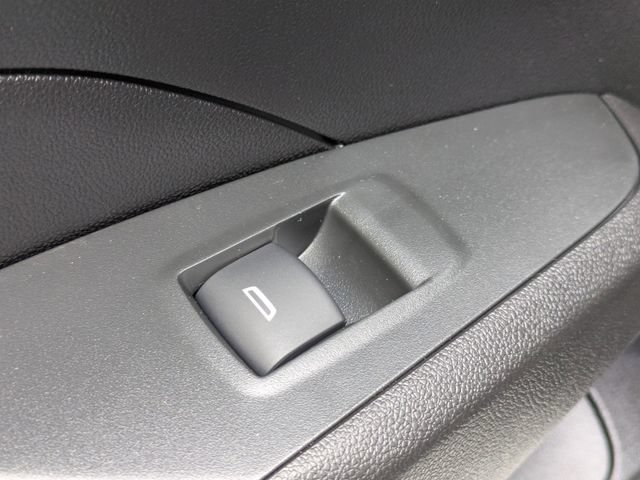 New 2026 Chevrolet Trax ACTIV w/ Sunroof Package FWD image 24
