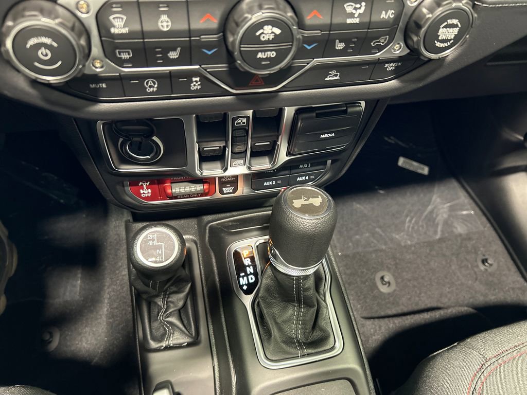 New 2026 Jeep Wrangler Unlimited Rubicon w/ Technology Group image 24