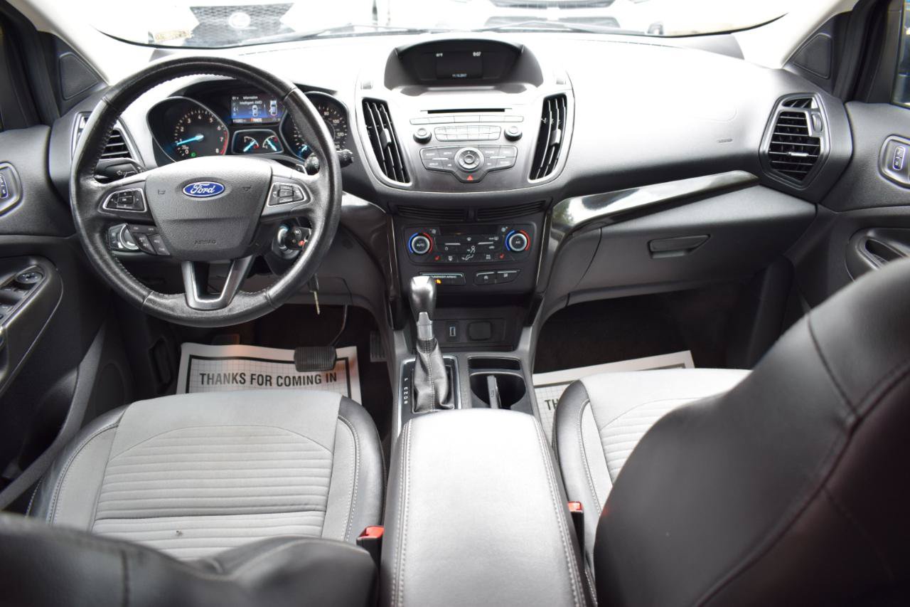 Used 2018 Ford Escape SE w/ SE Sport Appearance Package AWD/4WD image 14