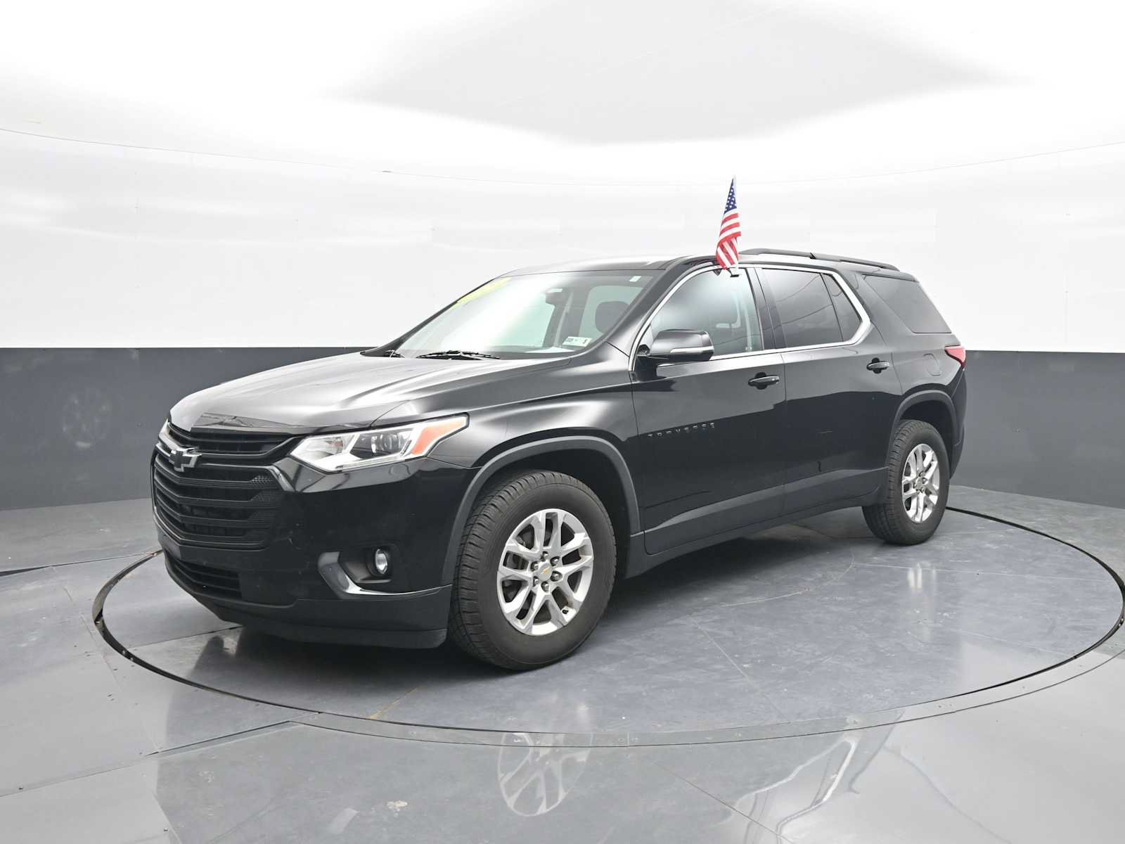 Used 2020 Chevrolet Traverse LT w/ LPO, Blackout Package AWD/4WD image 4