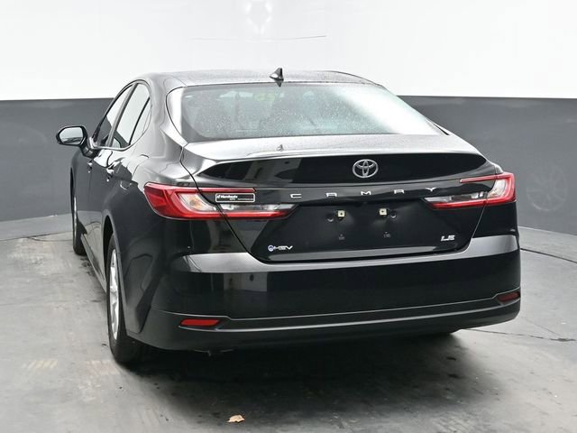 Used 2025 Toyota Camry LE image 5