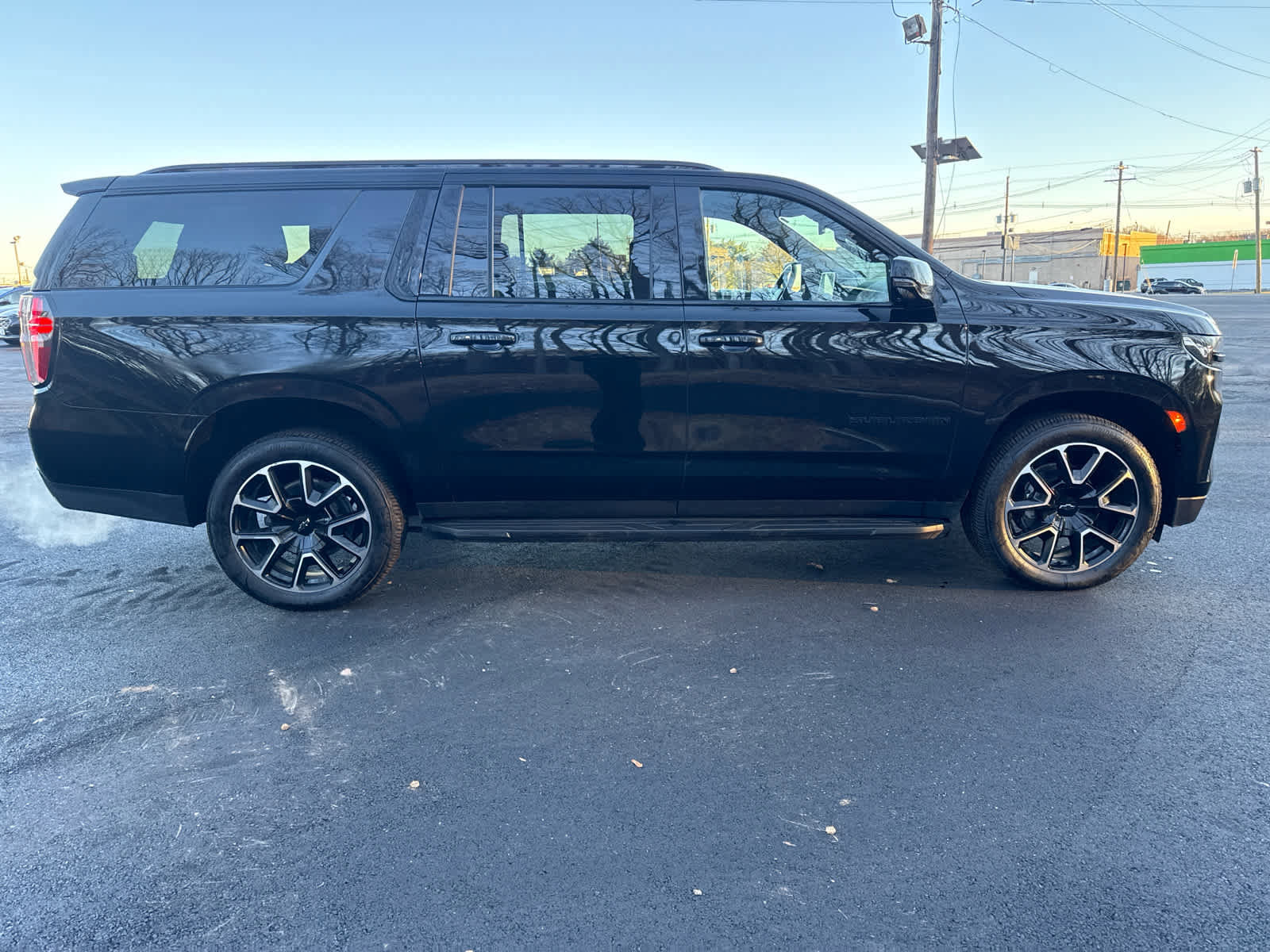 Used 2024 Chevrolet Suburban RST w/ Luxury Package image 8