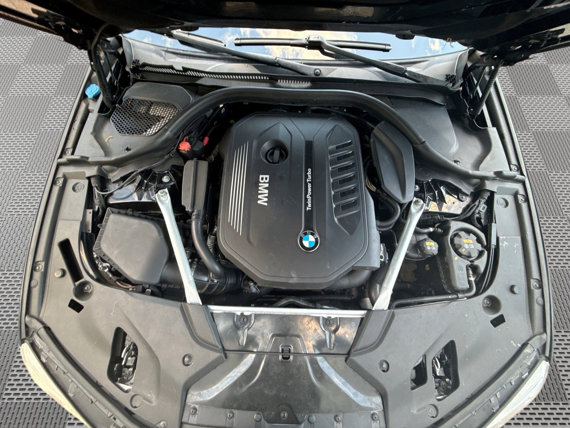 Used 2018 BMW 540i xDrive w/ M Sport Package AWD/4WD image 18