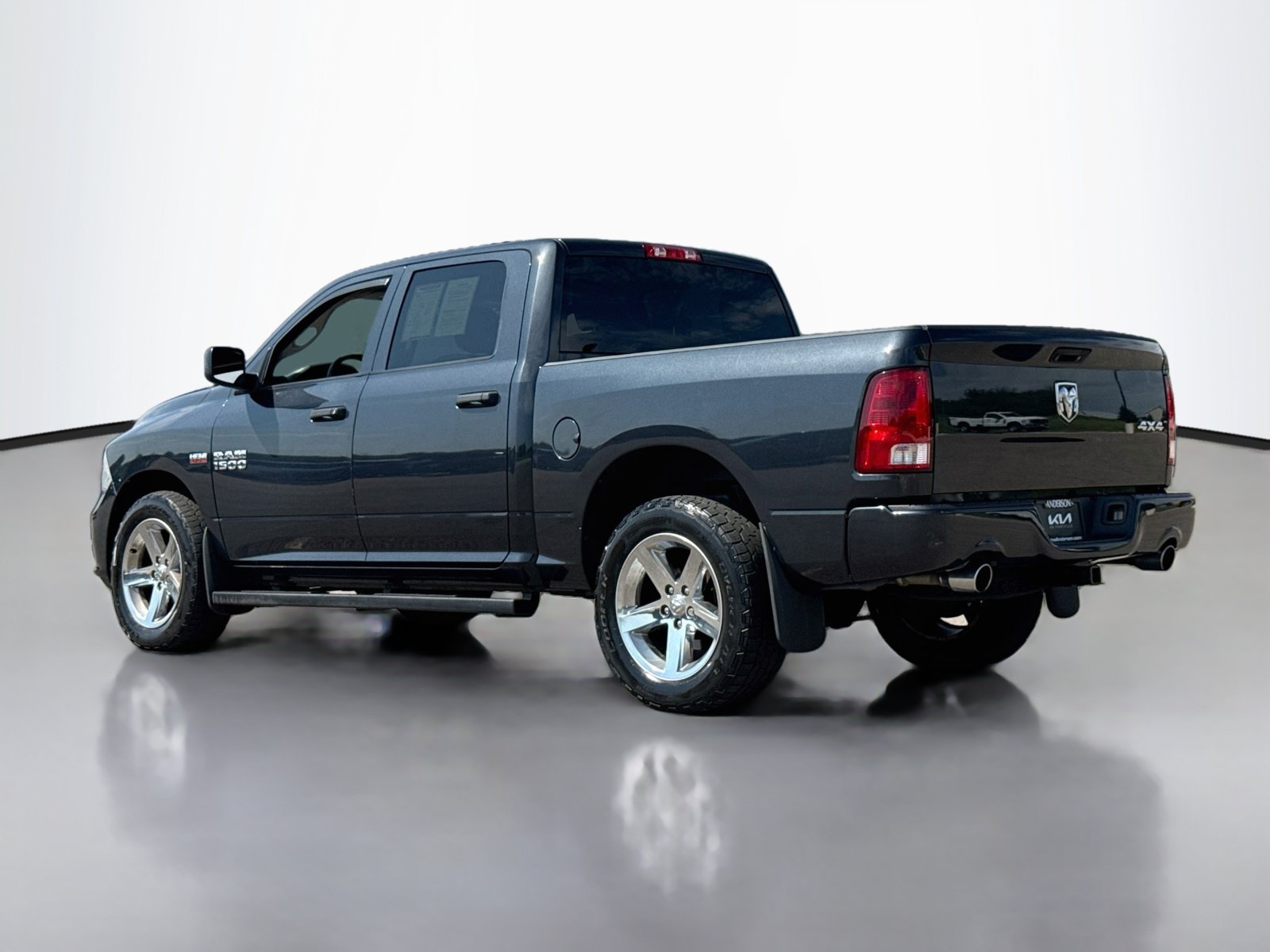 Used 2018 RAM 1500 Express w/ Express Value Package AWD/4WD image 5