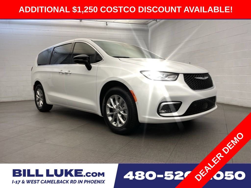 New 2026 Chrysler Pacifica Select FWD image 1