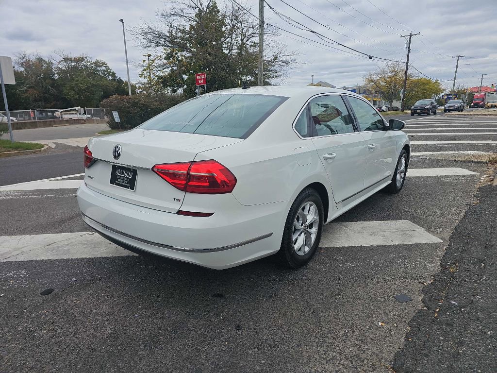 Used 2016 Volkswagen Passat 1.8T S image 5