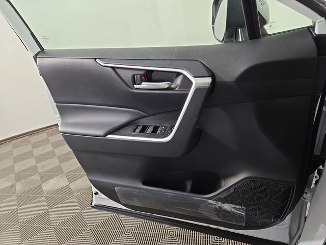 New 2025 Toyota RAV4 XLE image 31