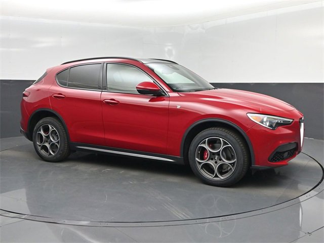 Used 2022 Alfa Romeo Stelvio Ti video 1