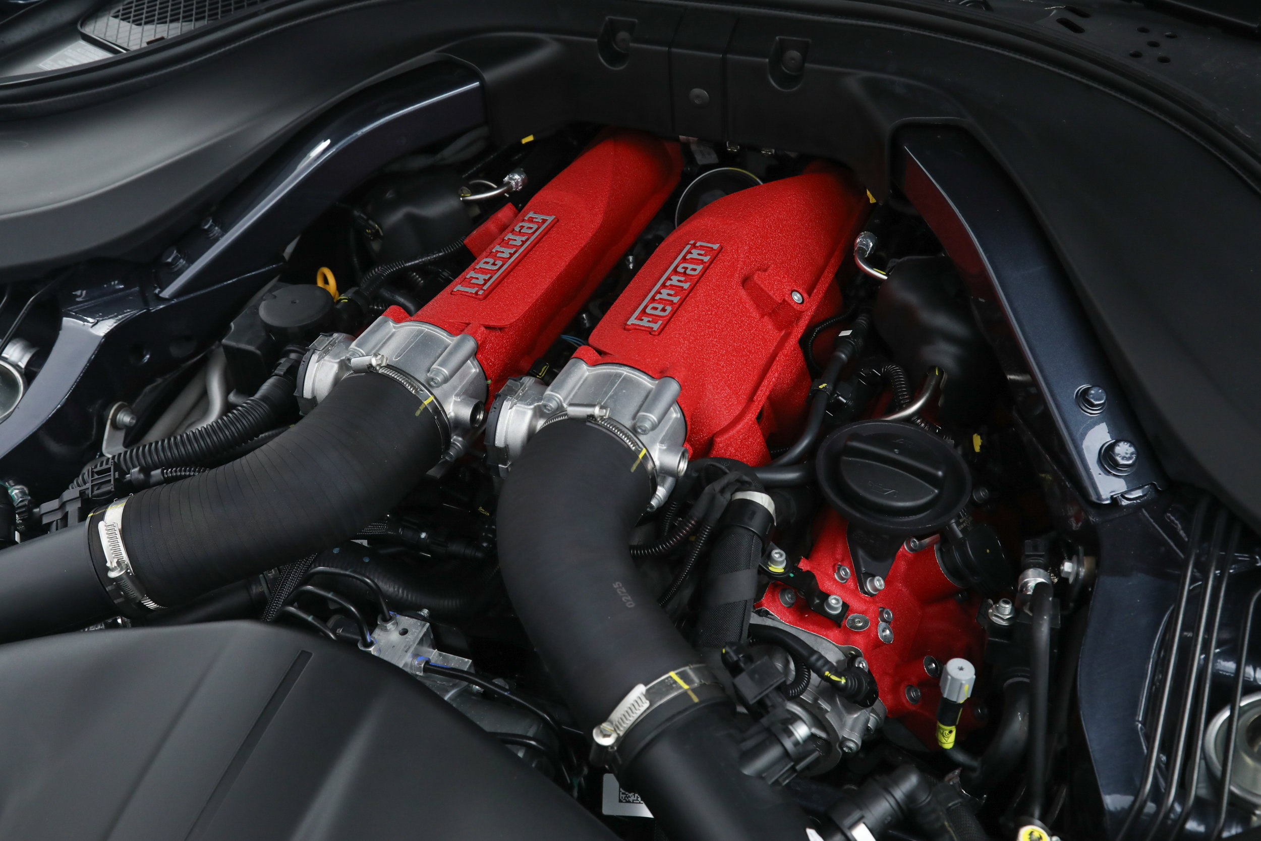 Certified 2025 Ferrari Roma Spider RWD image 36