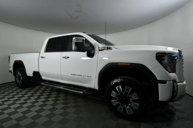 Used 2024 GMC Sierra 3500 Denali w/ Denali Reserve Package AWD/4WD image 9